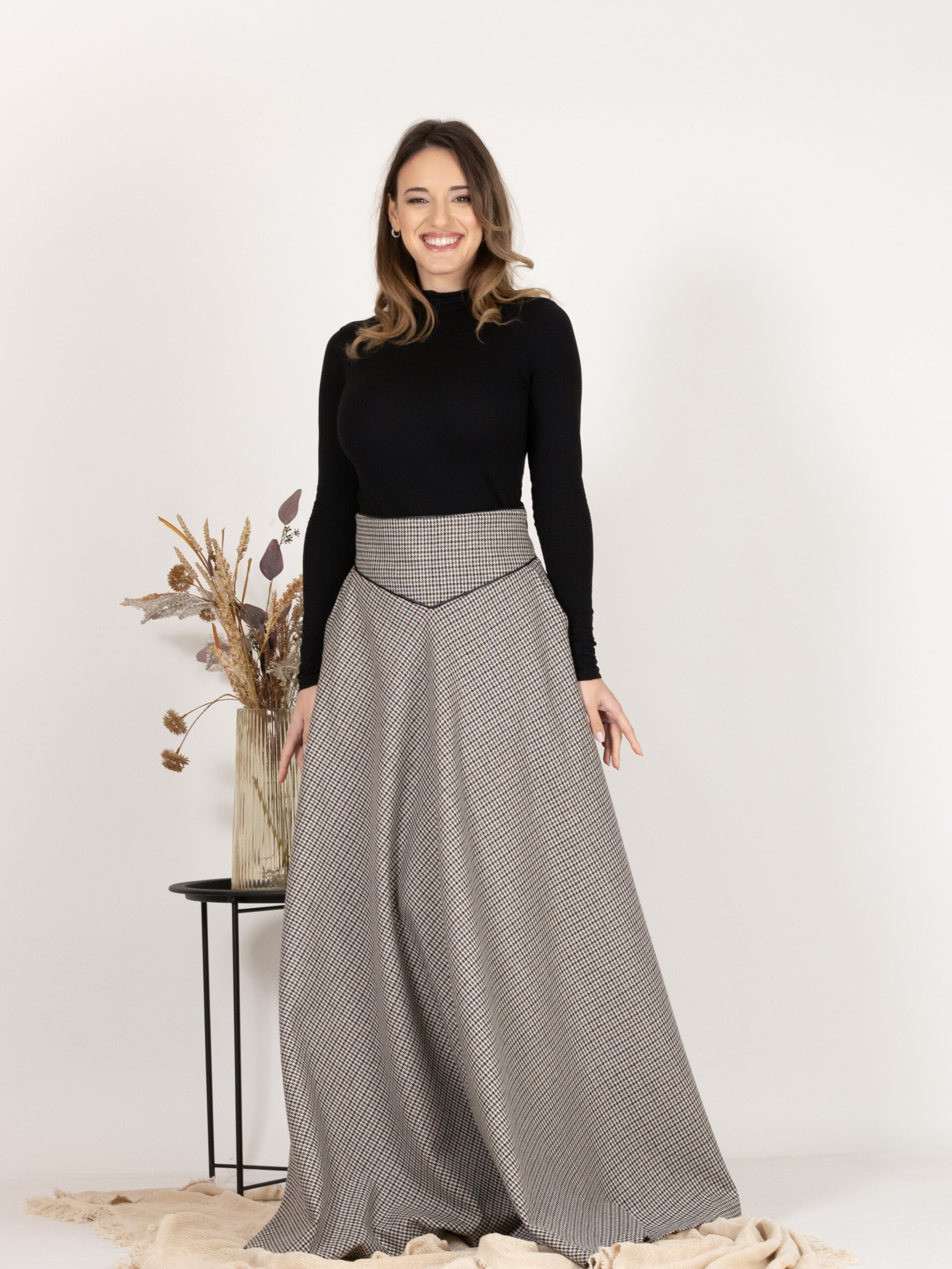 Elegantes Floor Length Wool Houndstooth Skirt with High Waist and Pockets - Image 5