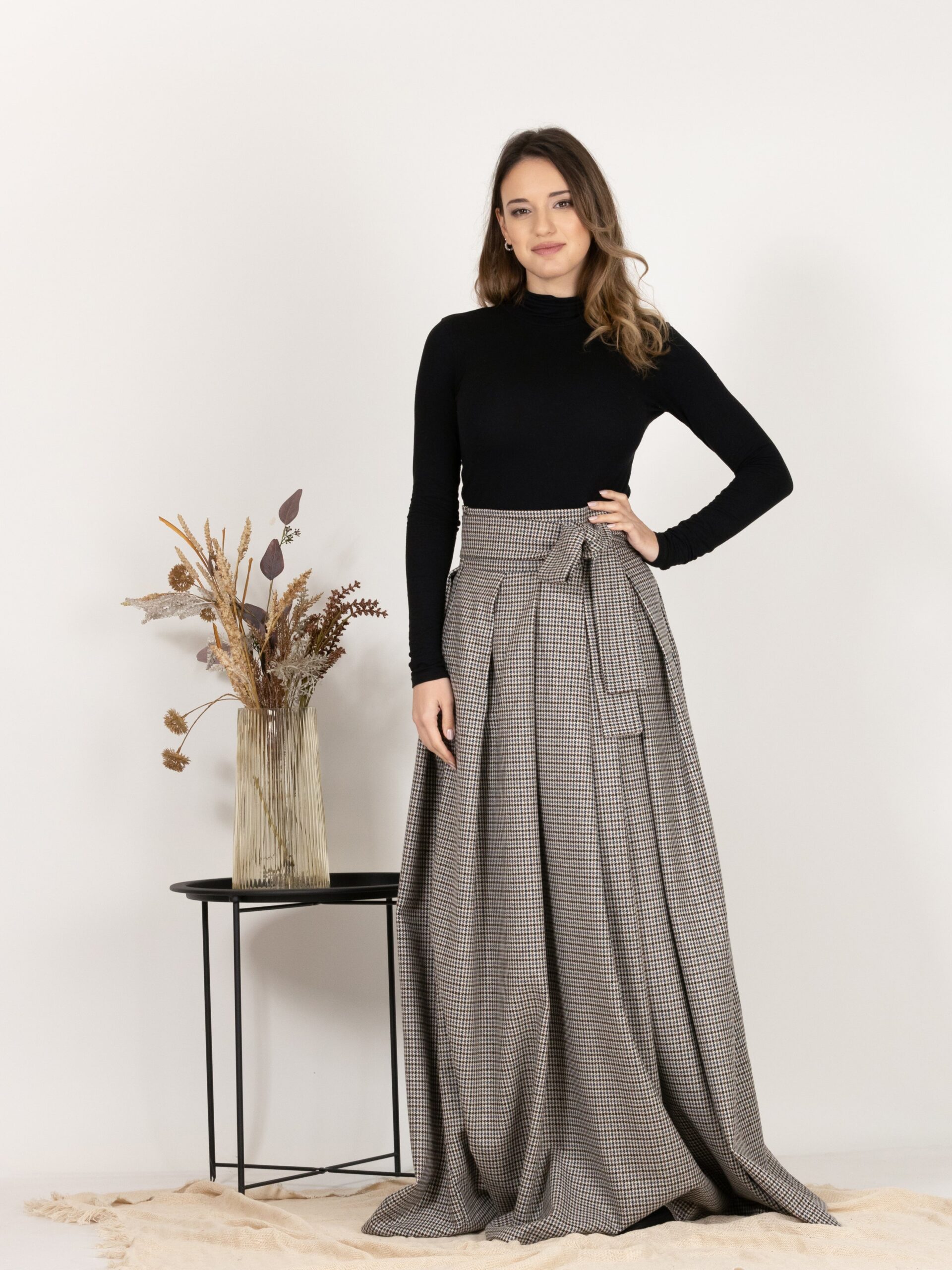 Elegantes High Waisted Wool Long Skirt with Bow in Houndstooth Pattern - Image 8