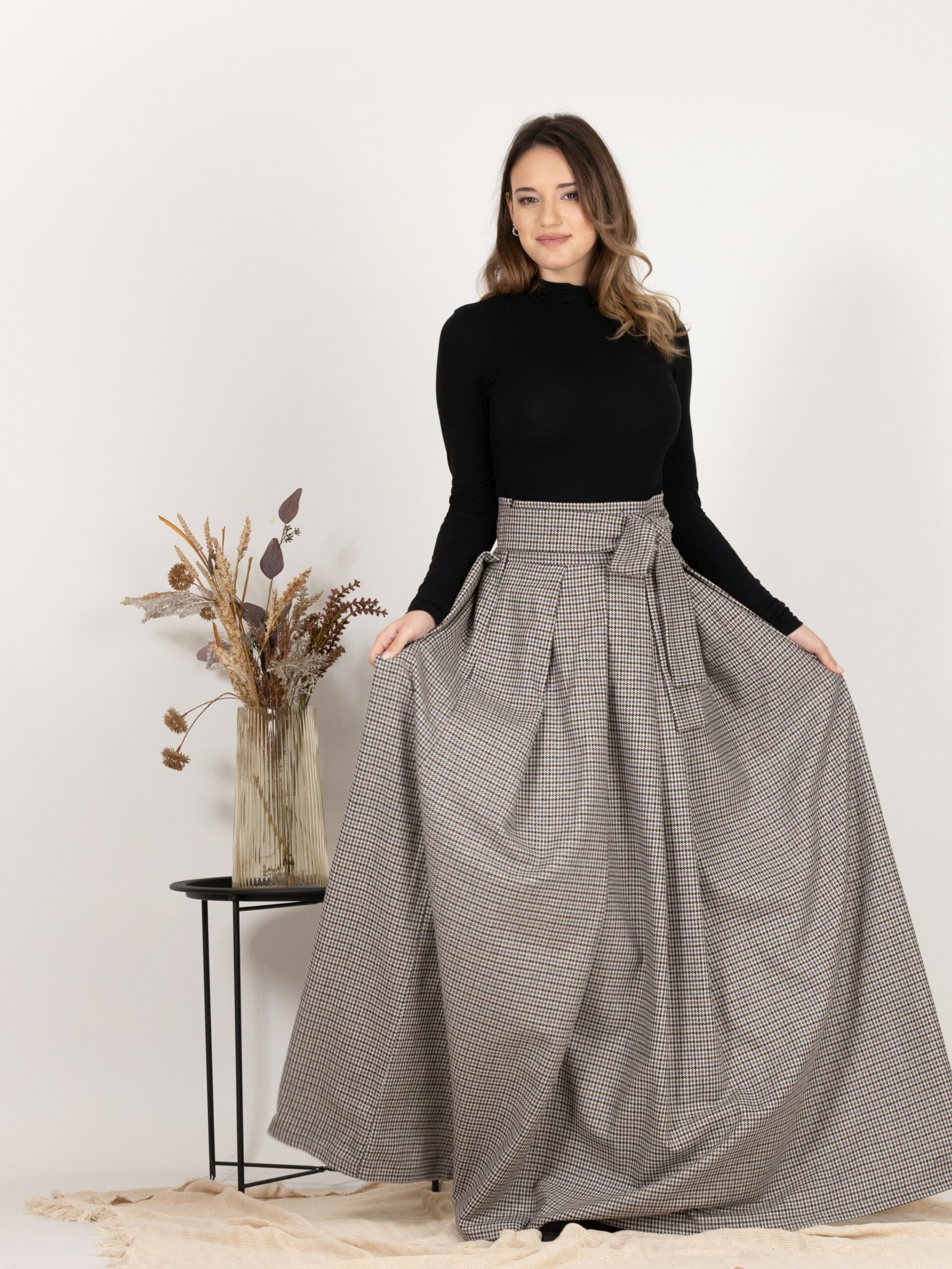Elegantes High Waisted Wool Long Skirt with Bow in Houndstooth Pattern - Image 5