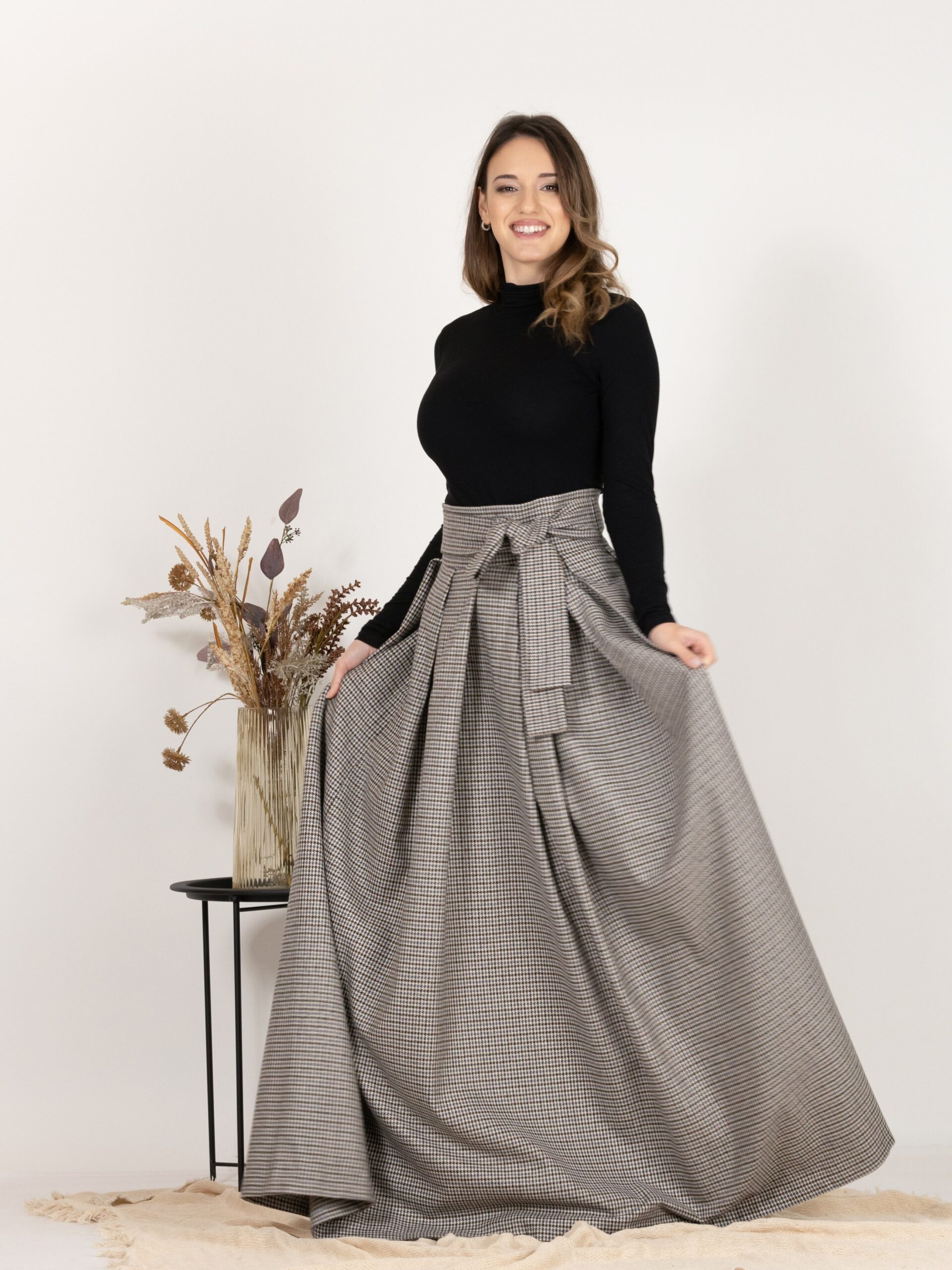 Elegantes High Waisted Wool Long Skirt with Bow in Houndstooth Pattern - Image 2