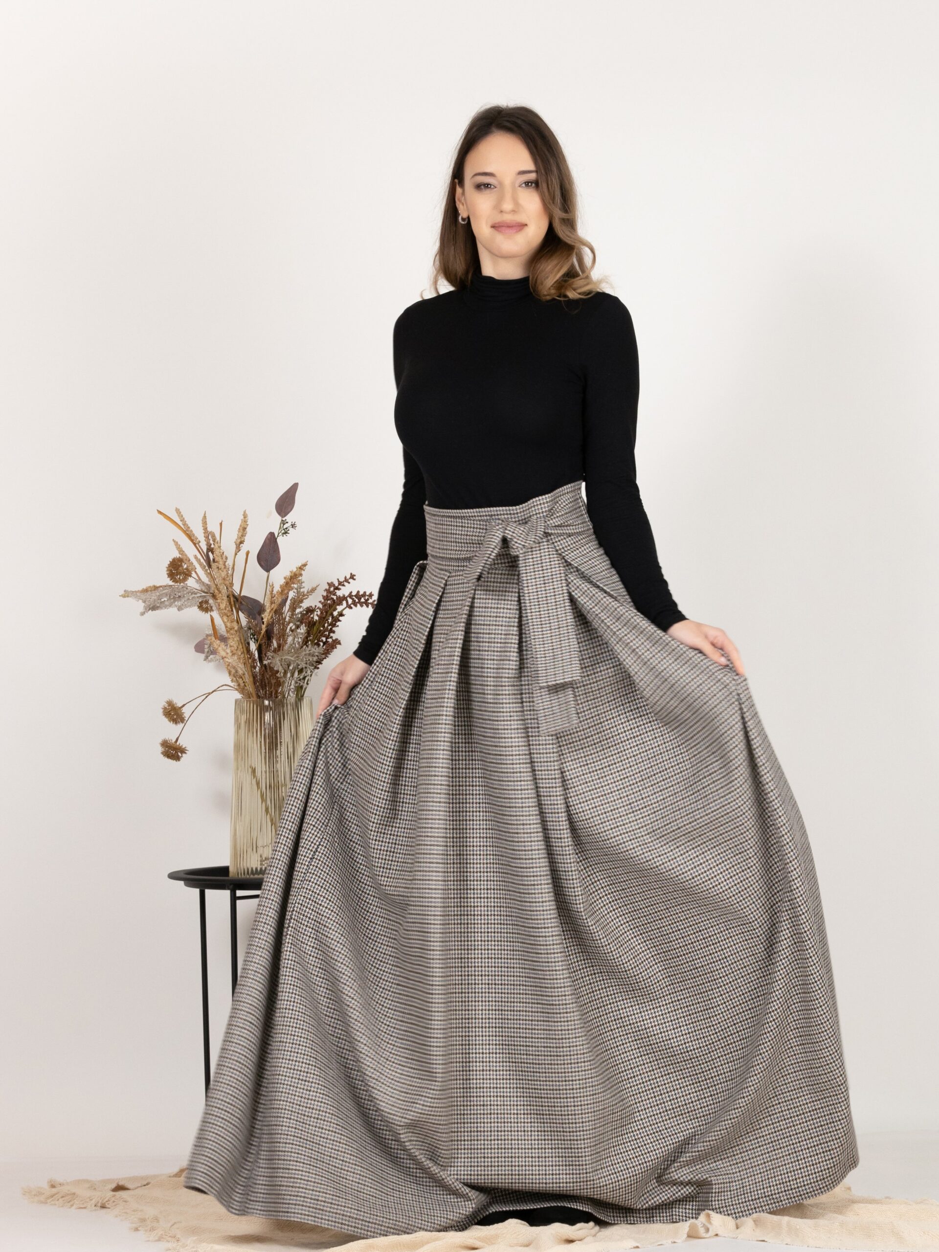 Elegantes High Waisted Wool Long Skirt with Bow in Houndstooth Pattern - Image 7