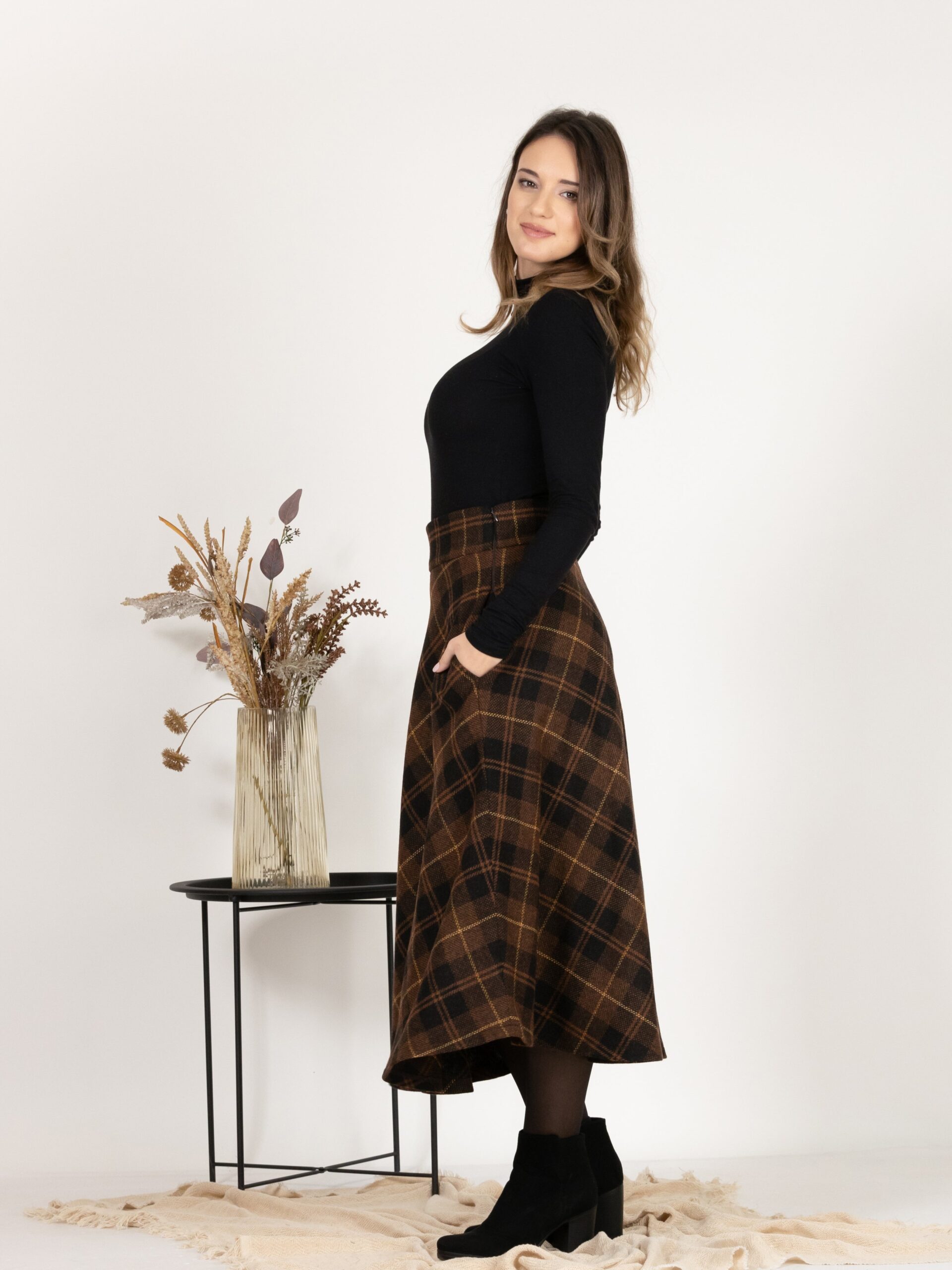 Elegantes Midi Wool Plaid Skirt with High Waist and Pockets - Image 2