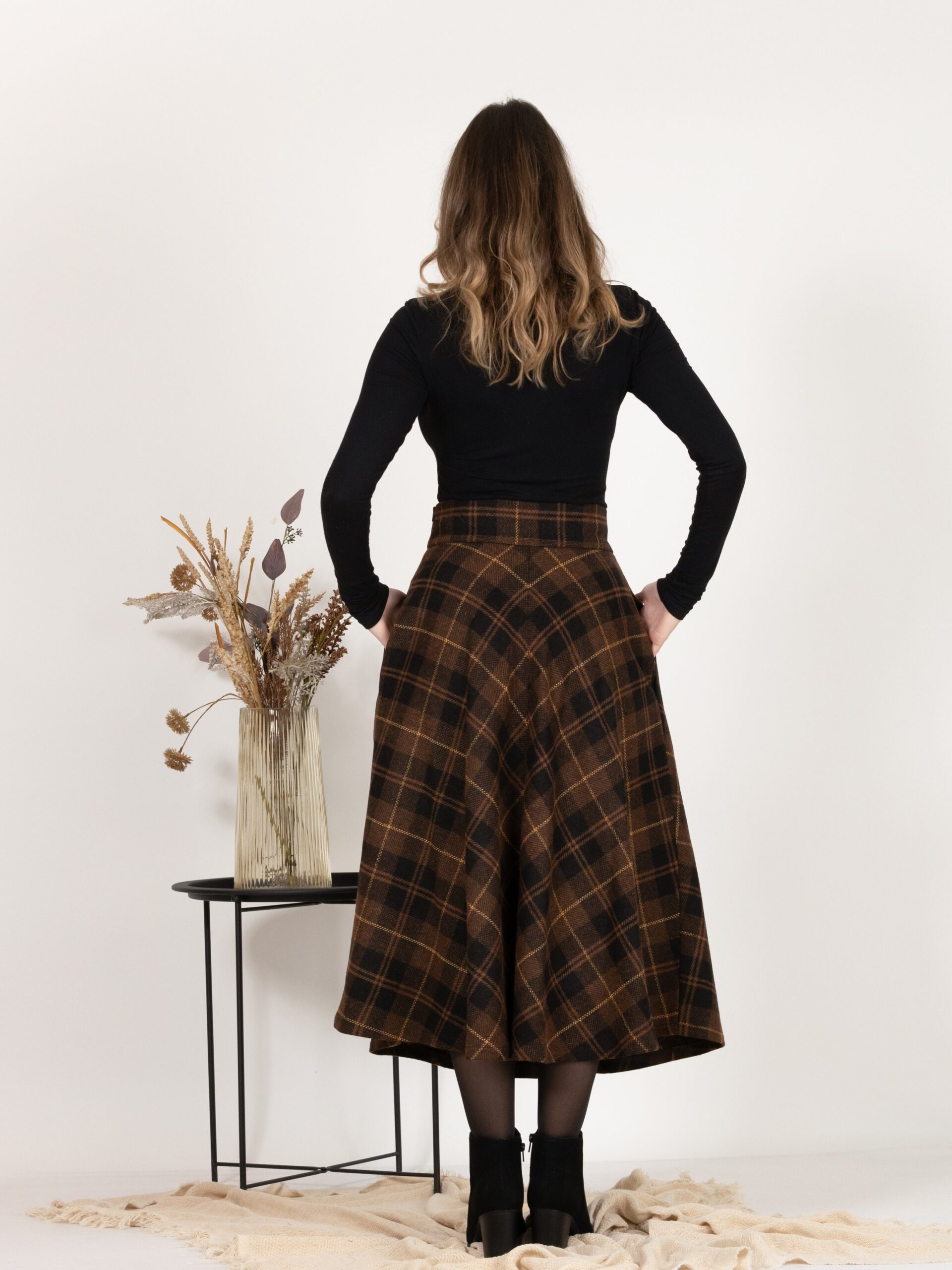 Elegantes Midi Wool Plaid Skirt with High Waist and Pockets - Image 6
