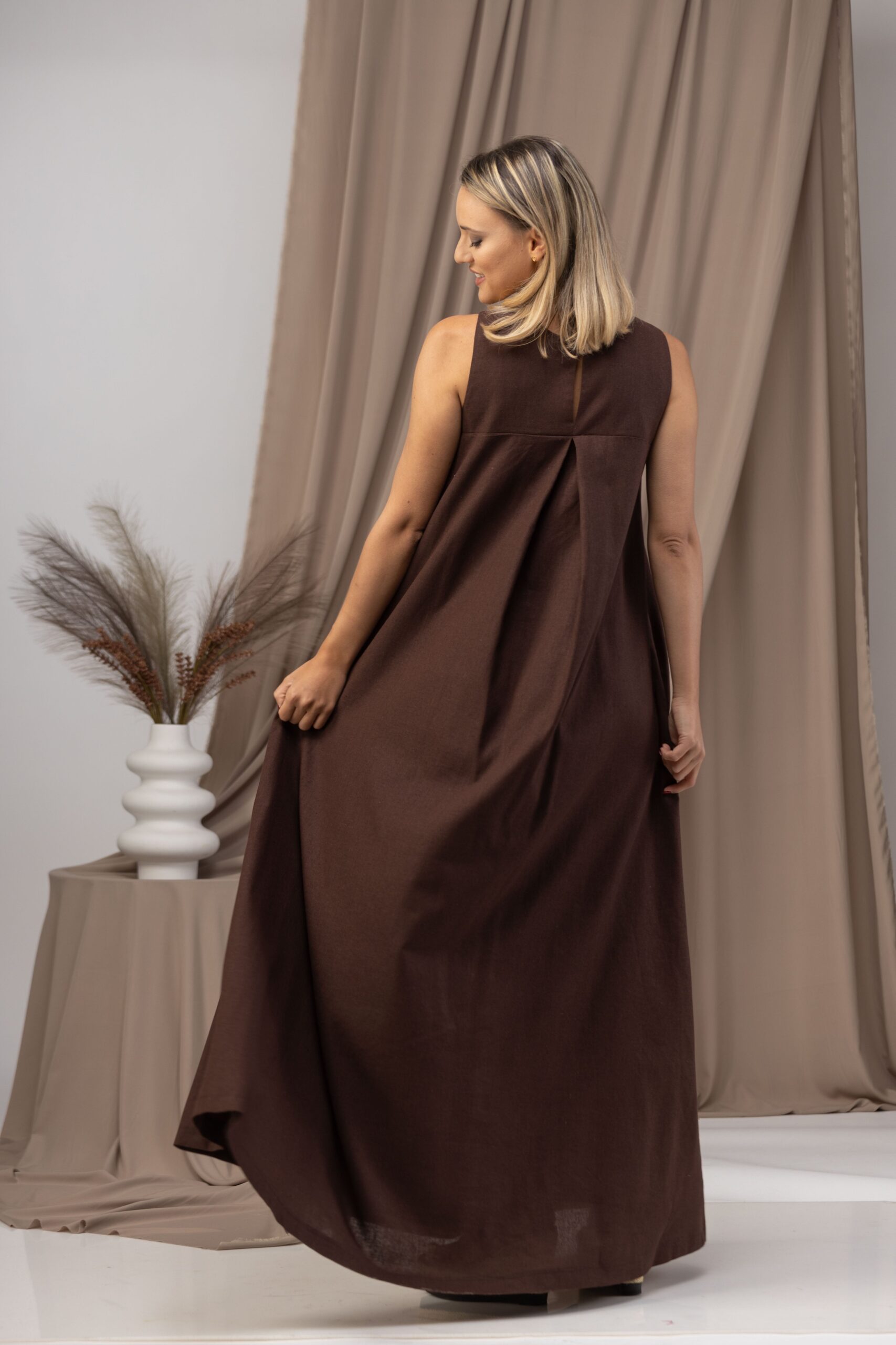 Elegantes Chocolate Lässiges Linen Maxikleid - Image 2