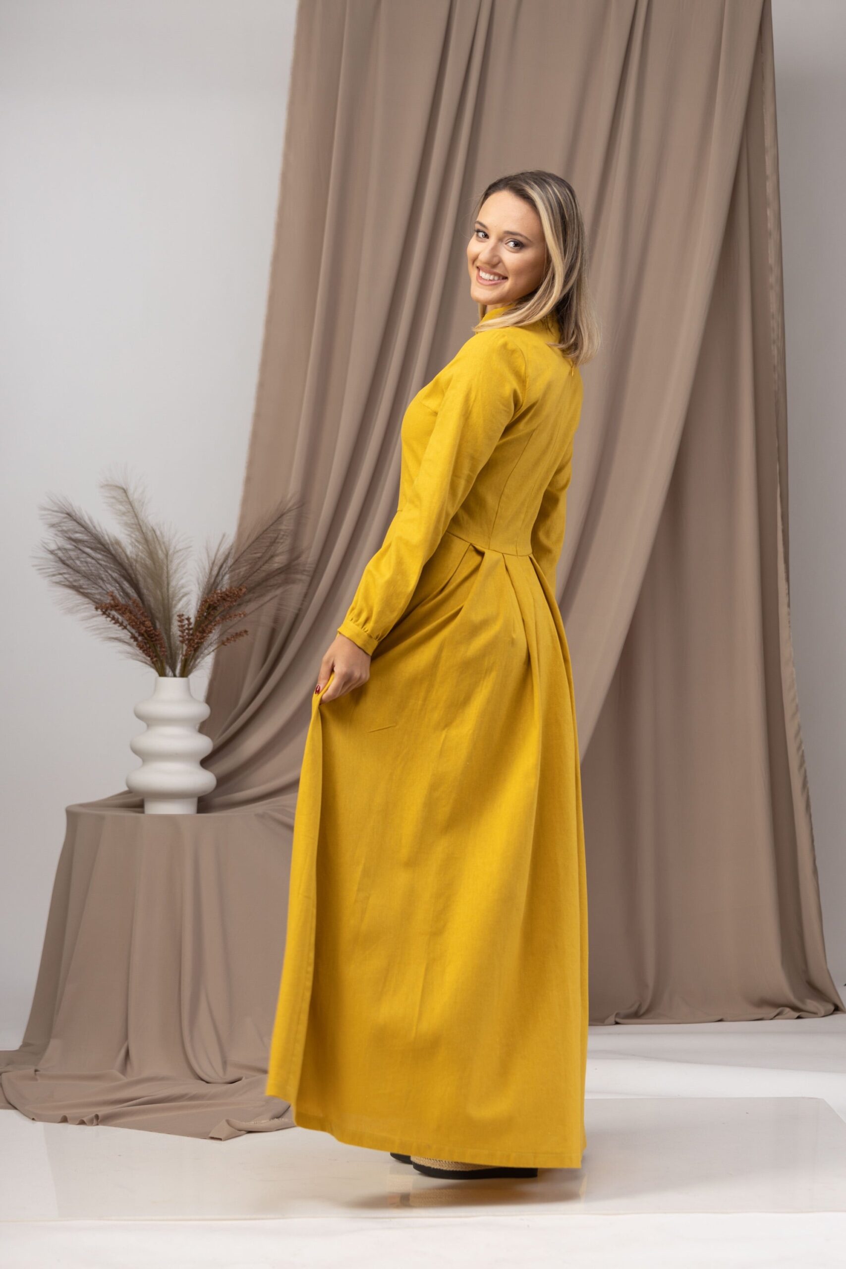 Elegantes Mustard Linen Prairie Maxikleid - Image 2