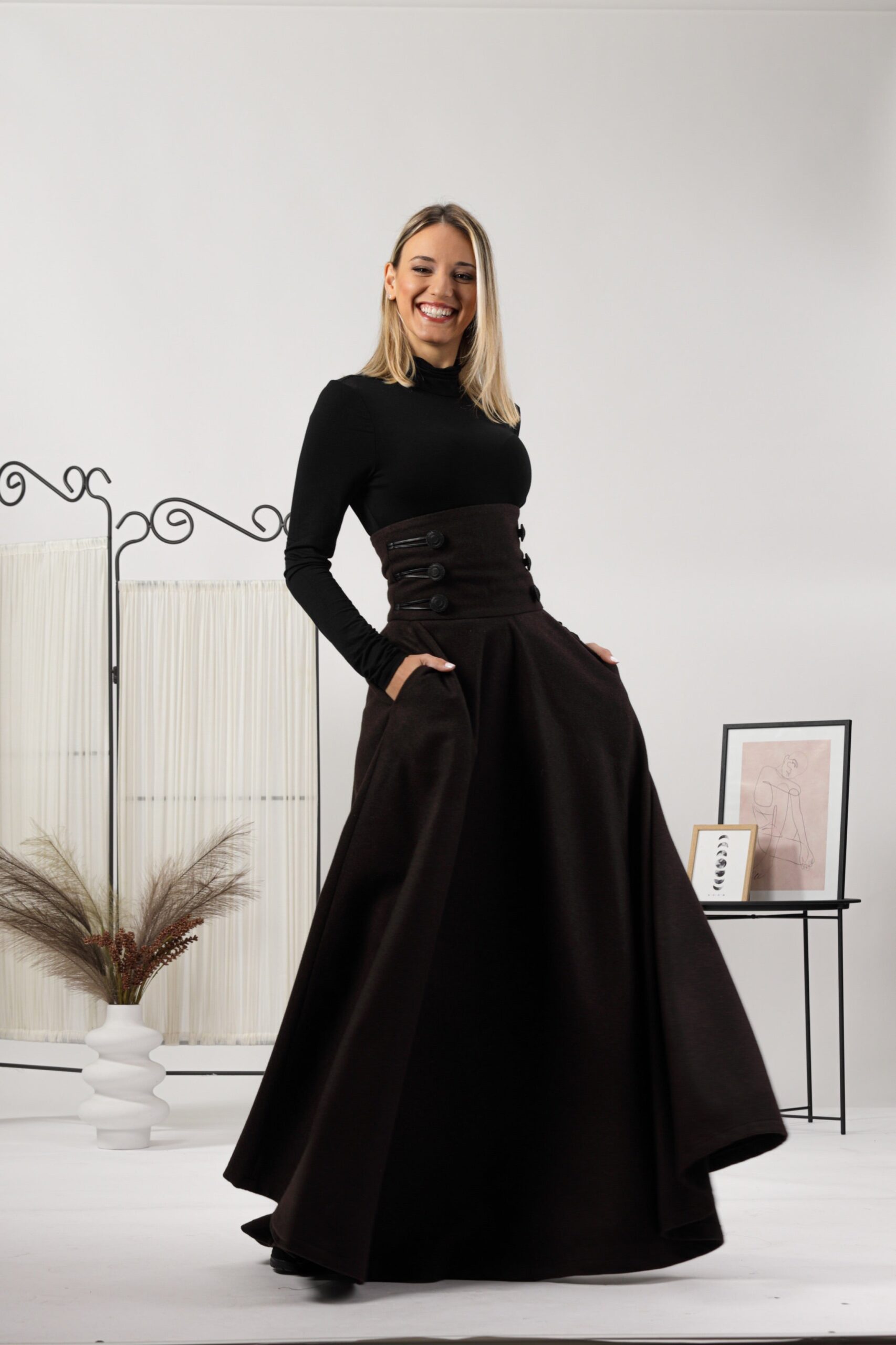 Elegantes Black Winter Wool Maxi Skirt - Image 10