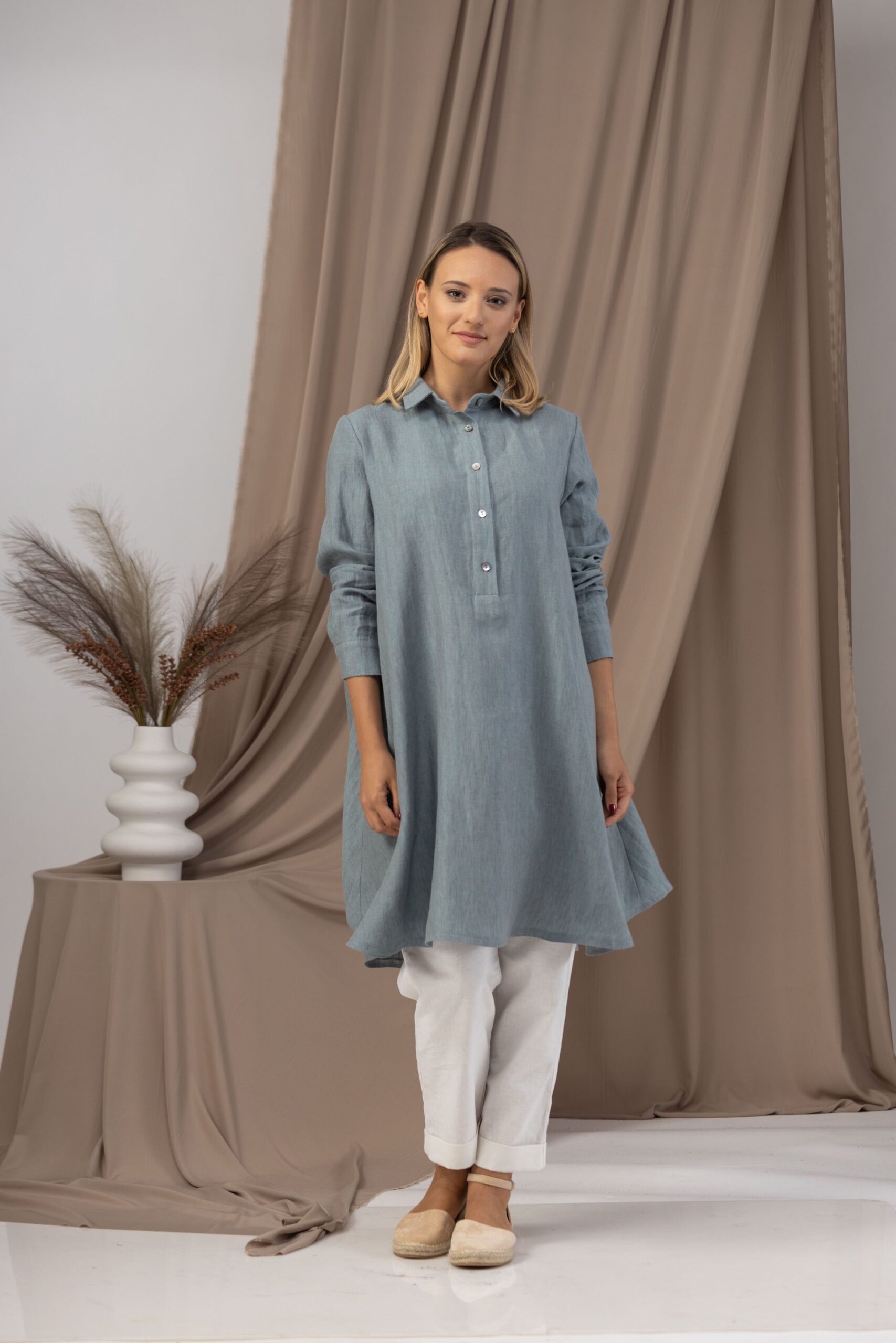 Elegantes Dusty Blue Oversized Linen Tunic - Image 3