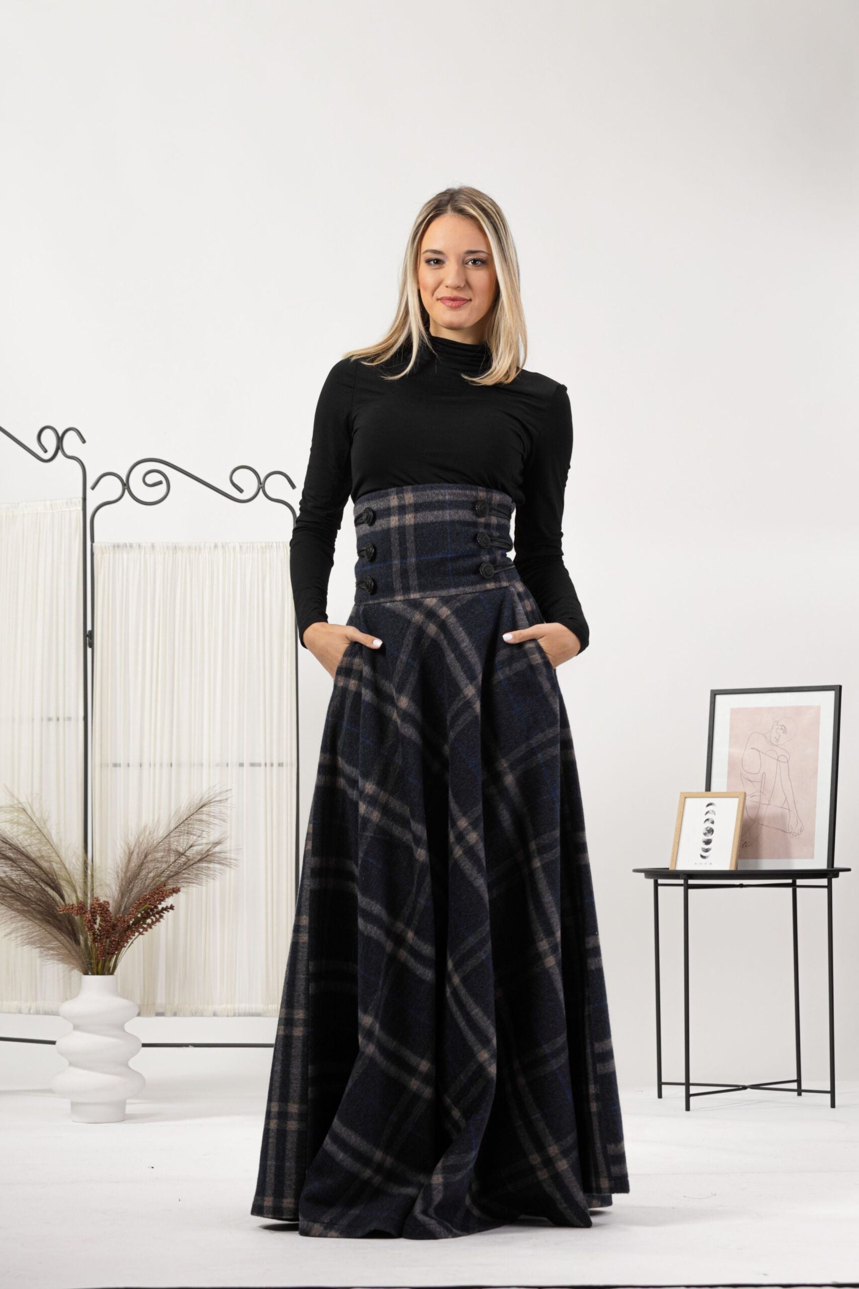 Elegantes Black Winter Wool Maxi Skirt - Image 11