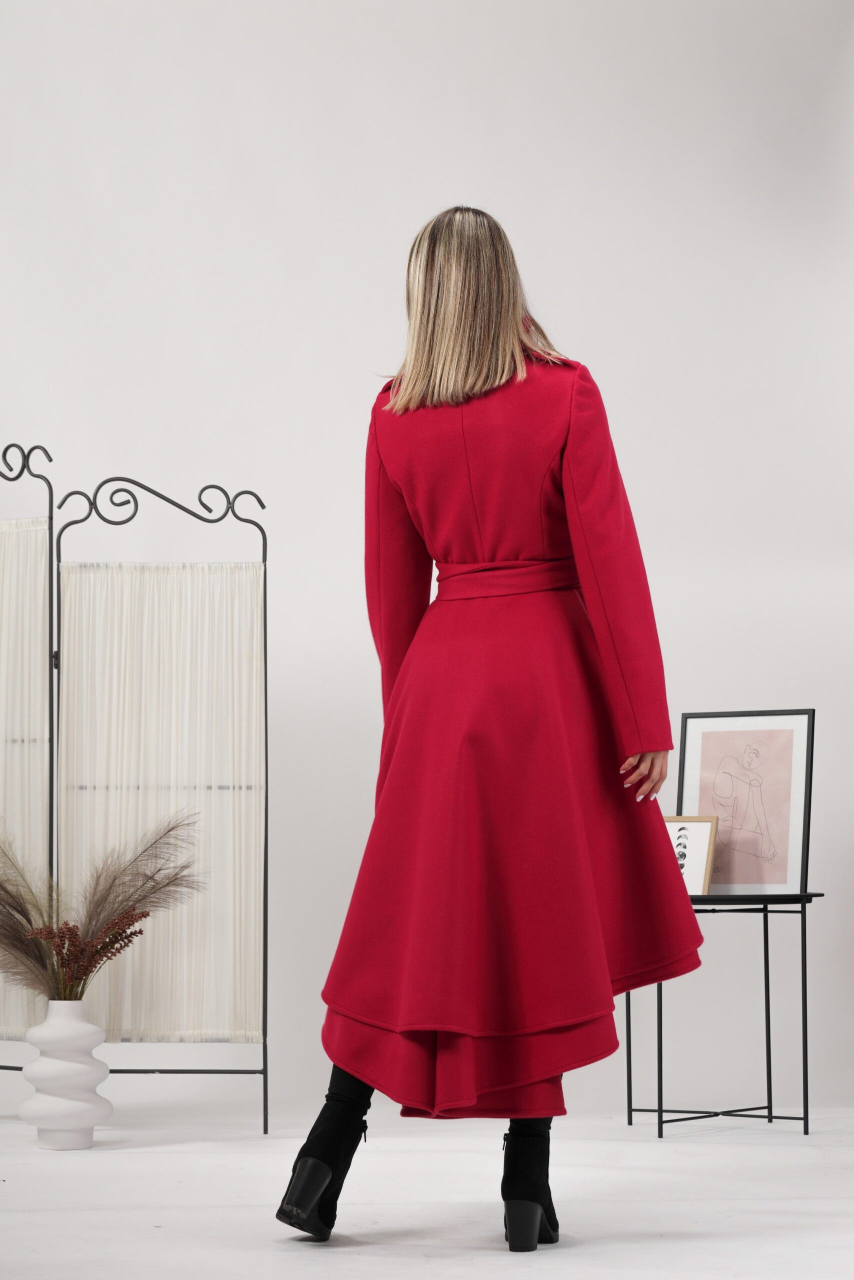 Elegantes A-Line Layered Wool Coat - Image 5
