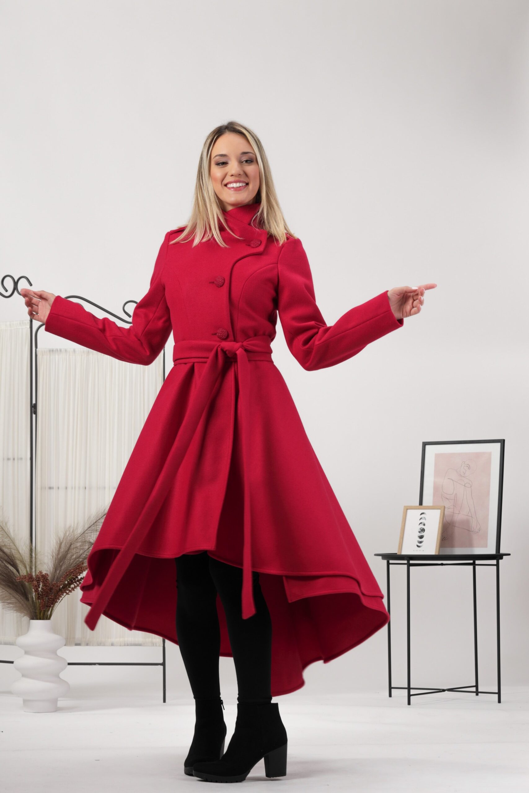 Elegantes A-Line Layered Wool Coat - Image 2