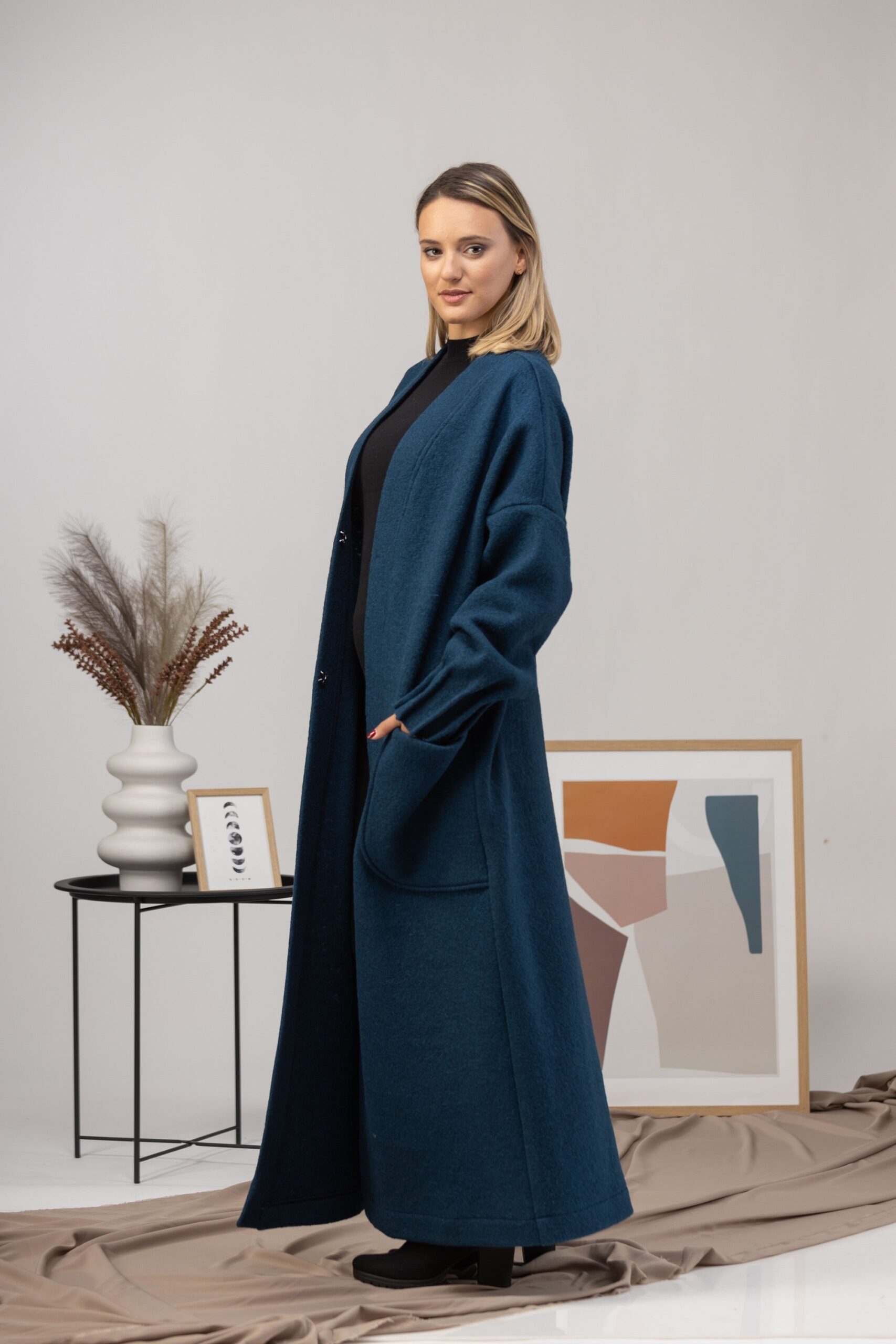 Elegantes Brown Warm Wool Maxi Cardigan - Image 9