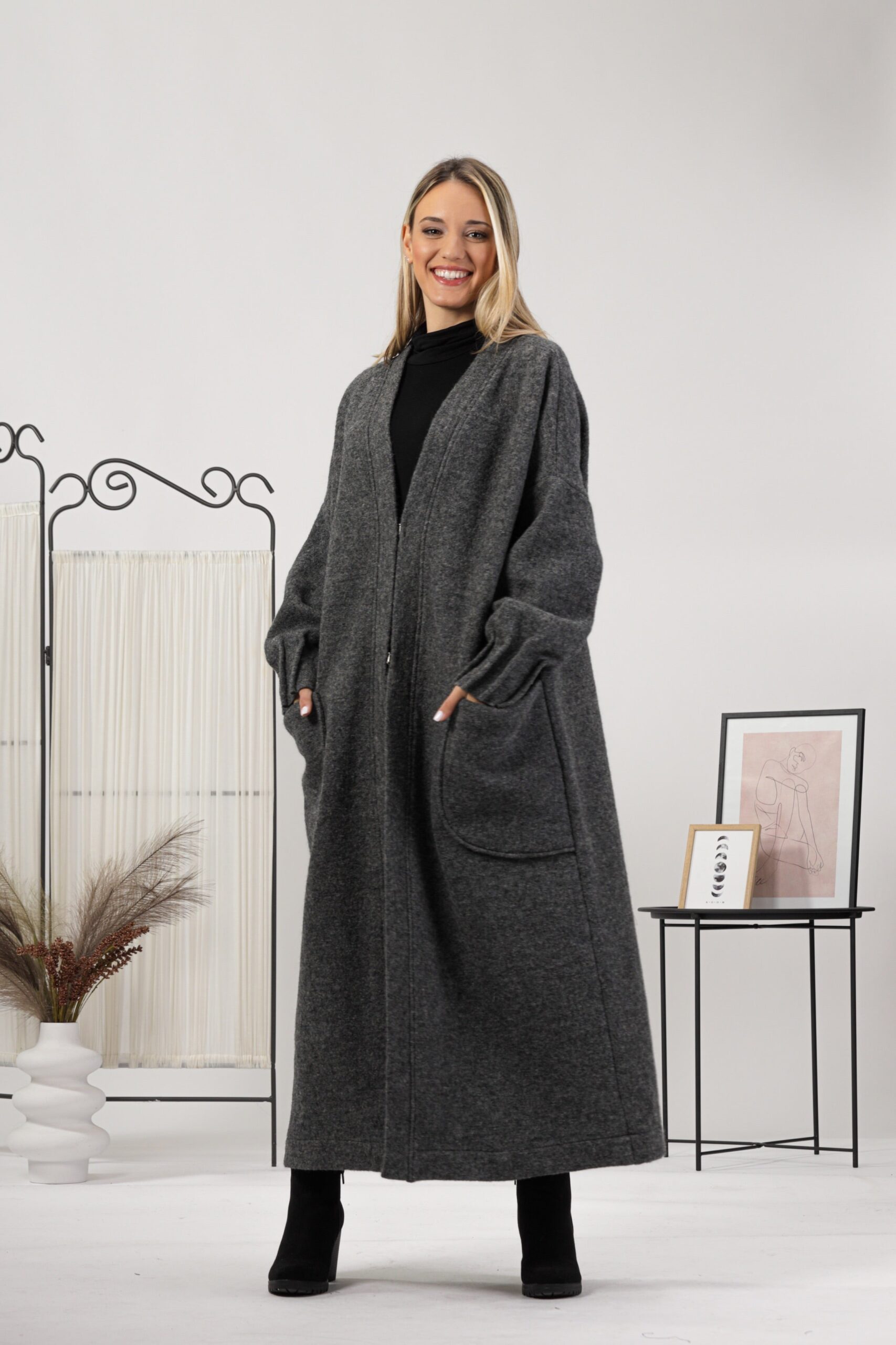 Elegantes Brown Warm Wool Maxi Cardigan - Image 10