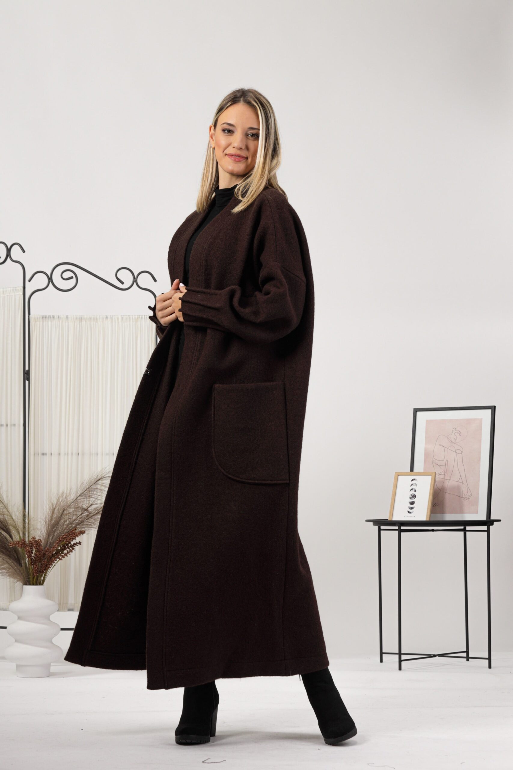 Elegantes Brown Warm Wool Maxi Cardigan