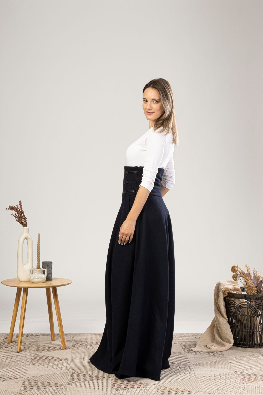 Elegantes Black Winter Wool Maxi Skirt - Image 6