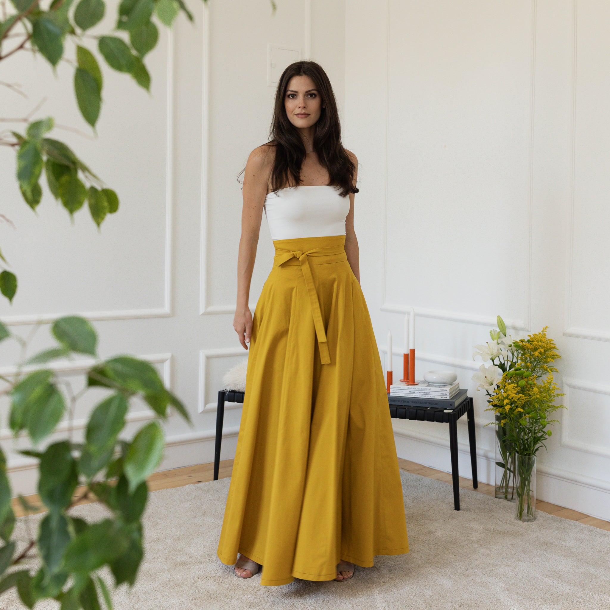 Elegantes Maxi Floor Length A-Line Skirt with Ultra High Waist in Mustard Color - Image 2