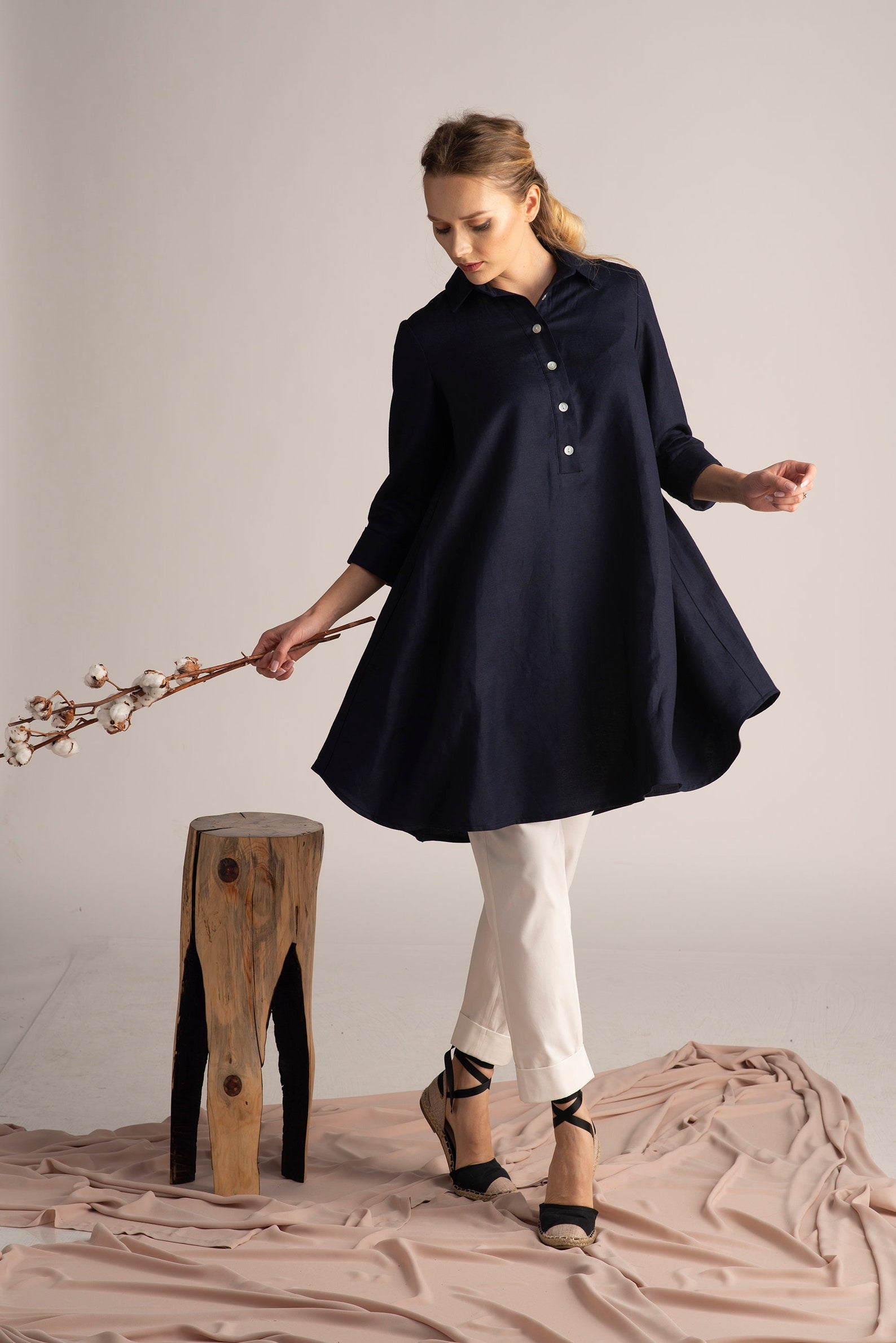 Elegantes Dusty Blue Oversized Linen Tunic - Image 5