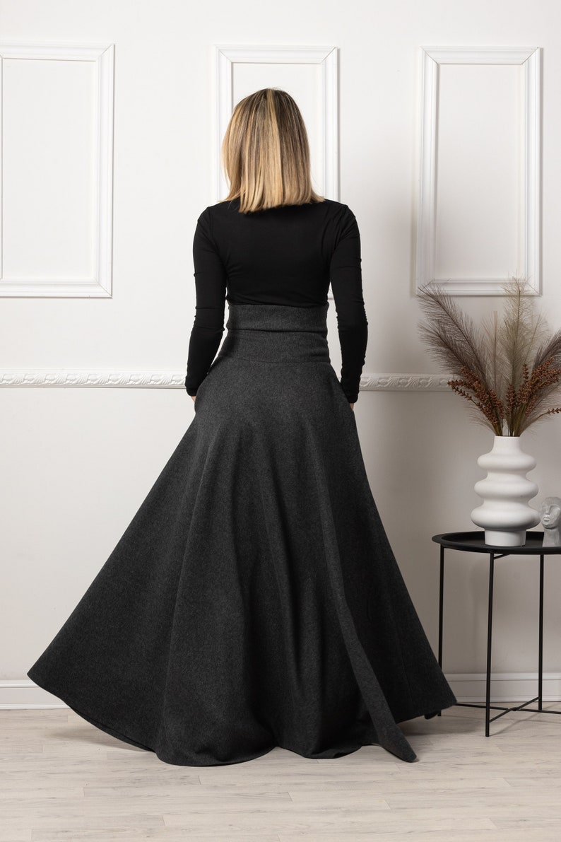Elegantes Black Winter Wool Maxi Skirt - Image 9