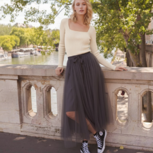 Alternative view of Elegantes Damen An'ge Paris